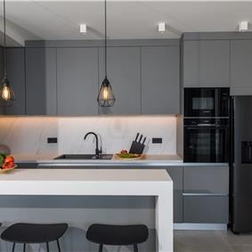 Luxury 5-Bedroom Villa with Sea-Views and Infinity Pool near Dubrovnik – Sleeps 10